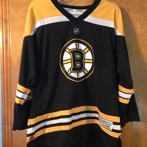 Large/ XL Youth sized Bruins jersey